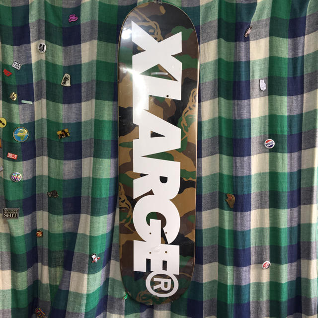 XLARGE(エクストララージ)のxlarge スケートボード デッキ インテリア 総柄 迷彩 ストリート スポーツ/アウトドアのスポーツ/アウトドア その他(スケートボード)の商品写真