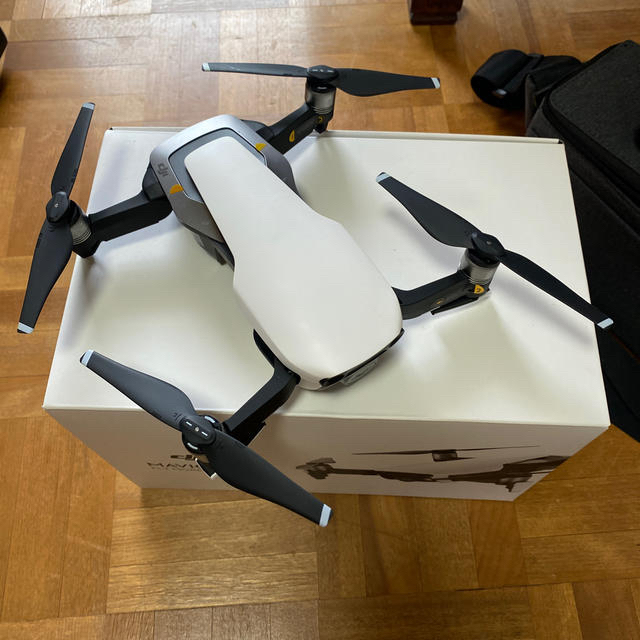 試験飛行のみ DJI MAVIC AIR FLY MORE COMBO ドローン エンタメ/ホビーのテーブルゲーム/ホビー(航空機)の商品写真