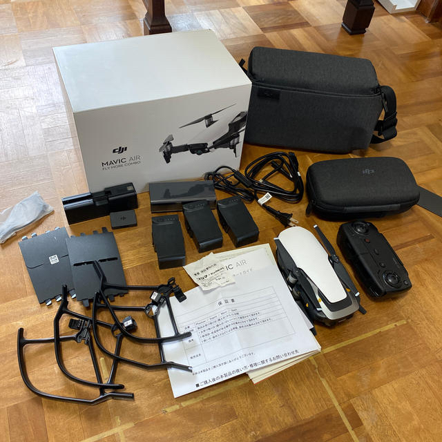 試験飛行のみ DJI MAVIC AIR FLY MORE COMBO ドローン エンタメ/ホビーのテーブルゲーム/ホビー(航空機)の商品写真