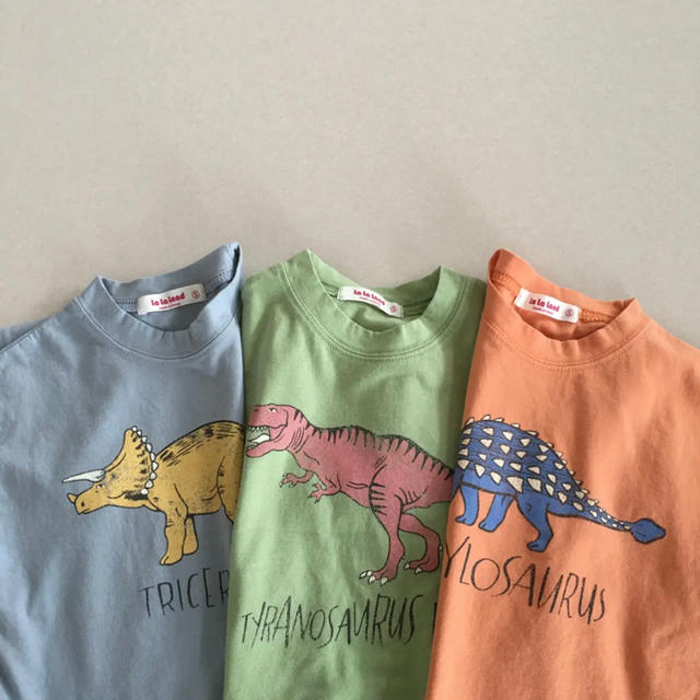 恐竜Tシャツ　ダイナソーT  キッズ/ベビー/マタニティのキッズ服男の子用(90cm~)(Tシャツ/カットソー)の商品写真