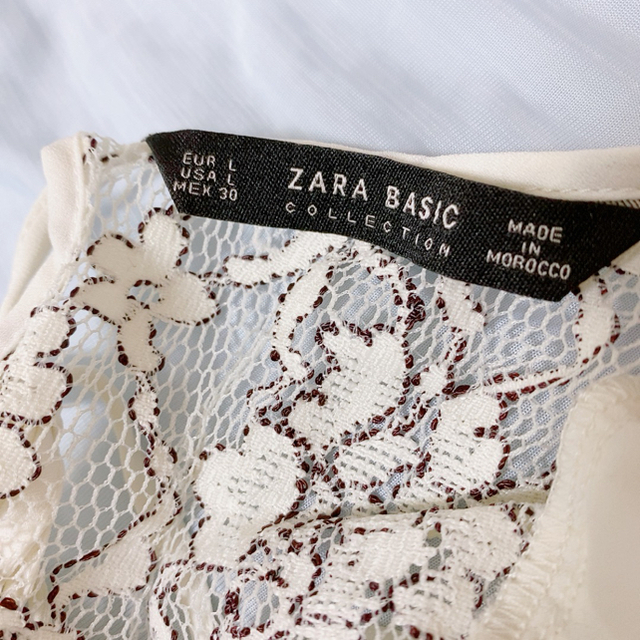 ZARA(ザラ)のZARA ノースリーブレーストップス レディースのトップス(シャツ/ブラウス(半袖/袖なし))の商品写真