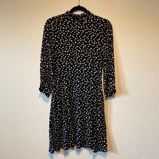 ザラ(ZARA)のZARA 綺麗めドットワンピース　M(ひざ丈ワンピース)