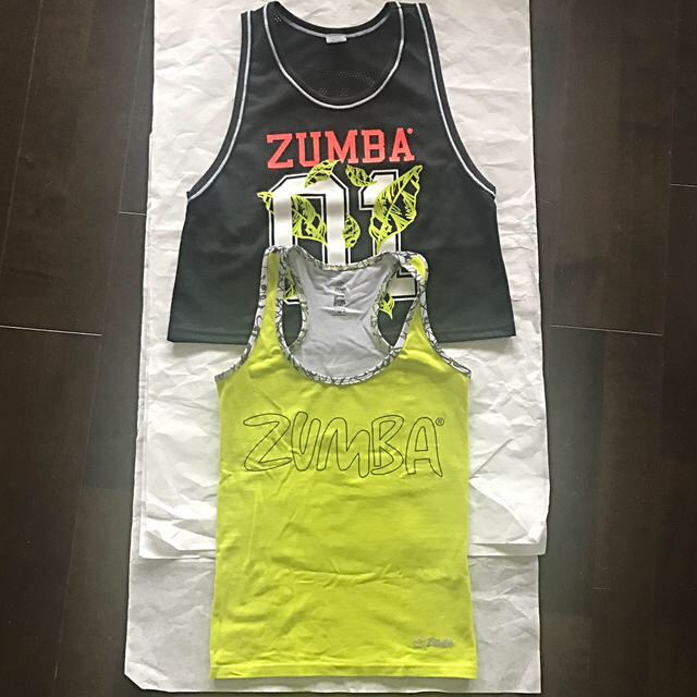 Zumba(ズンバ)のZumba タンクトップ サイズXS 3枚セット スポーツ/アウトドアのトレーニング/エクササイズ(トレーニング用品)の商品写真