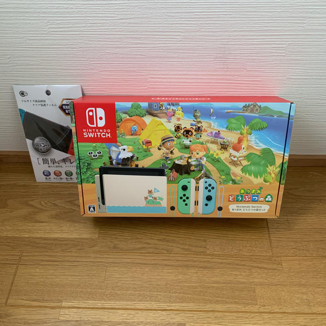 Nintendo Switch(ニンテンドースイッチ)のNintendo Switch あつまれどうぶつの森セット同梱版＋保護フィルム エンタメ/ホビーのゲームソフト/ゲーム機本体(家庭用ゲーム機本体)の商品写真