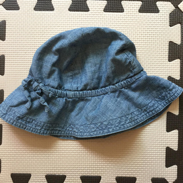 babyGAP(ベビーギャップ)のBABYGAP 帽子　18m から24m キッズ/ベビー/マタニティのこども用ファッション小物(帽子)の商品写真