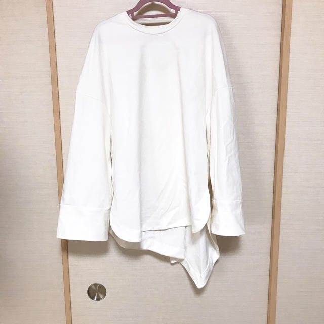 DEUXIEME CLASSE(ドゥーズィエムクラス)の限定値下げasymmetry pullover white レディースのトップス(トレーナー/スウェット)の商品写真