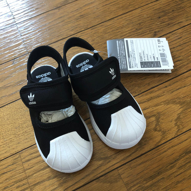 adidas(アディダス)のアディダス　スーパースタースニーカーサンダル　 キッズ/ベビー/マタニティのベビー靴/シューズ(~14cm)(サンダル)の商品写真