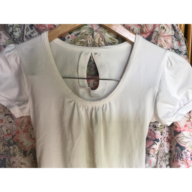 しまむら(シマムラ)のかわいらしいTシャツ カットソー レディースのトップス(Tシャツ(半袖/袖なし))の商品写真