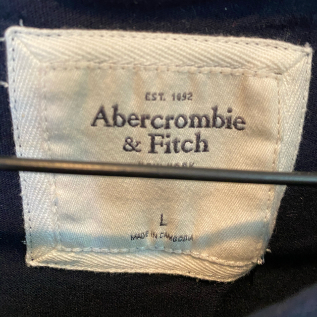 Abercrombie&Fitch(アバクロンビーアンドフィッチ)のAbercrombie & Fitch レディースTシャツ ネイビー レディースのトップス(Tシャツ(半袖/袖なし))の商品写真