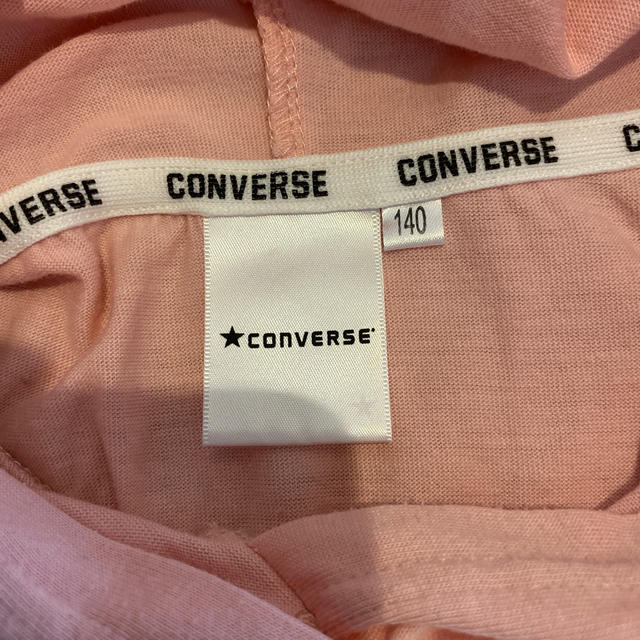 CONVERSE(コンバース)の【converseサイズ140】ピンクのフード付き半袖Tシャツ キッズ/ベビー/マタニティのキッズ服女の子用(90cm~)(Tシャツ/カットソー)の商品写真