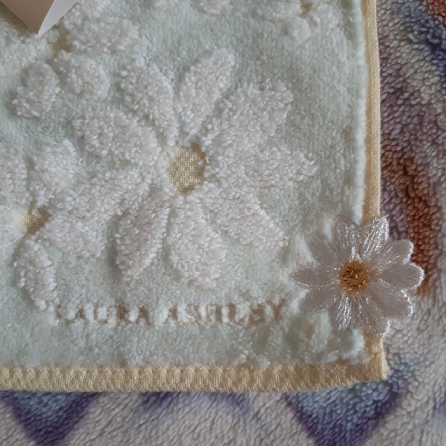LAURA ASHLEY(ローラアシュレイ)のローラ・アシュレイ レディースのファッション小物(ハンカチ)の商品写真