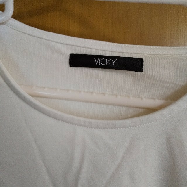 VICKY(ビッキー)のビッキー　Tシャツ レディースのトップス(Tシャツ(半袖/袖なし))の商品写真