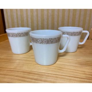 パイレックス(Pyrex)の[最終値下げ]Old Pyrex ウッドランド柄マグ　  3個セット(グラス/カップ)