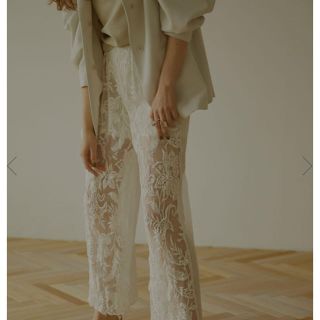 アメリヴィンテージ(Ameri VINTAGE)のMEDI EMBROIDERY TULLE PANTS(カジュアルパンツ)