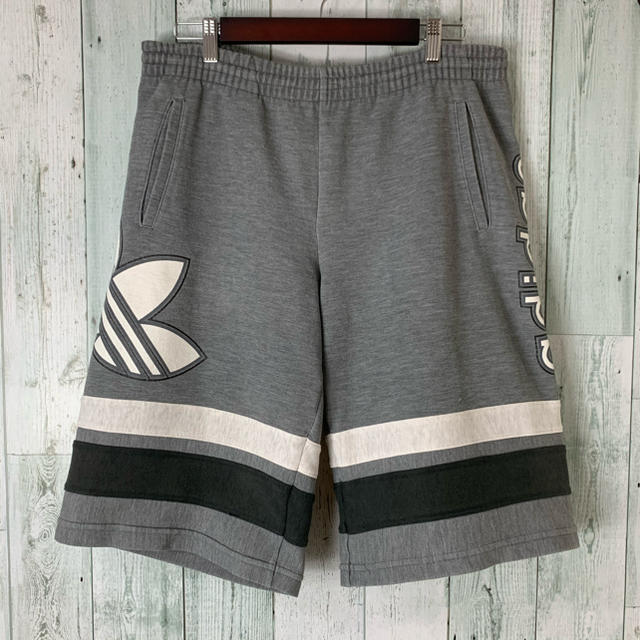 adidas(アディダス)のアディダス 90s デサント製 デカロゴ  スウェット ハーフパンツ メンズのパンツ(ショートパンツ)の商品写真