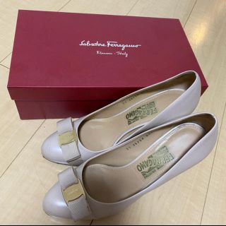 サルヴァトーレフェラガモ(Salvatore Ferragamo)のFerragamo パンプス ヴァラリボン(ハイヒール/パンプス)