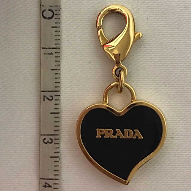 PRADA(プラダ)のPRADA ハートチャーム キーホルダー レディースのアクセサリー(チャーム)の商品写真