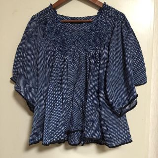 ズッカ(ZUCCa)のzucca ドットフレアtops(シャツ/ブラウス(長袖/七分))