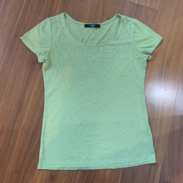 VICKY(ビッキー)のグリーン☆ラインストーンTシャツ カットソー レディースのトップス(Tシャツ(半袖/袖なし))の商品写真