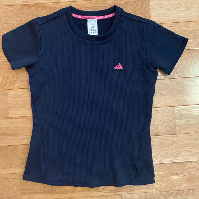 adidas(アディダス)のアディダス　Tシャツ レディースのトップス(Tシャツ(半袖/袖なし))の商品写真