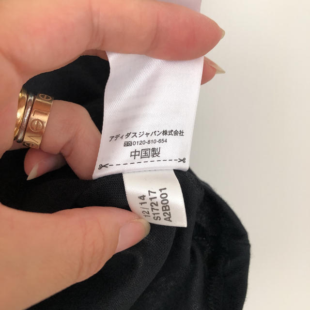 adidas(アディダス)のadidas アディダスTシャツ レディース 黒 金ロゴ メンズのトップス(Tシャツ/カットソー(半袖/袖なし))の商品写真