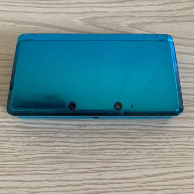 ニンテンドー3DS(ニンテンドー3DS)のニンテンドー3DS 充電器とソフト8個付き エンタメ/ホビーのゲームソフト/ゲーム機本体(携帯用ゲーム機本体)の商品写真