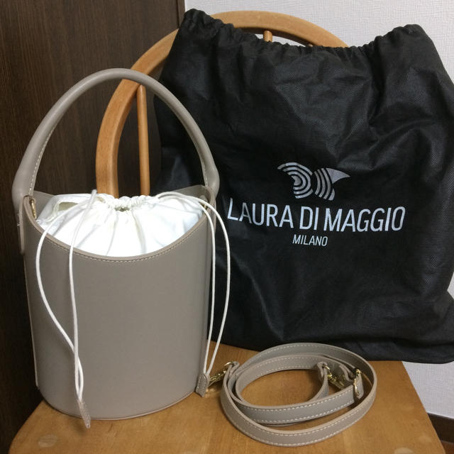 LAURA DI MAGGIO(ローラディマッジオ)の値下げ！新品未使用品★LAURA DI MAGGIOバケットショルダーバッグ レディースのバッグ(ショルダーバッグ)の商品写真