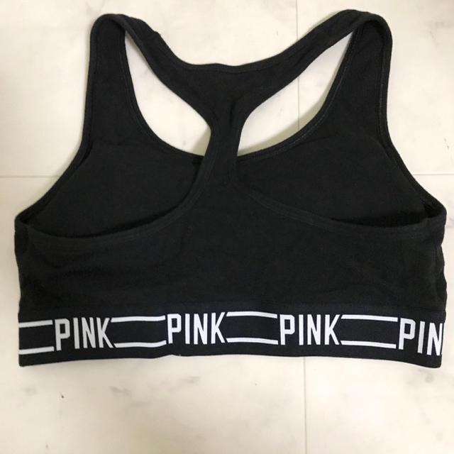 Victoria's Secret(ヴィクトリアズシークレット)のPINKのブラトップ　ルルレモン のパッド入り スポーツ/アウトドアのトレーニング/エクササイズ(その他)の商品写真