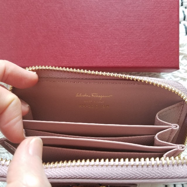Salvatore Ferragamo(サルヴァトーレフェラガモ)のろびんそん様専用 サルヴァトーレフェラガモ コインケース カードケース 名刺入れ レディースのファッション小物(財布)の商品写真