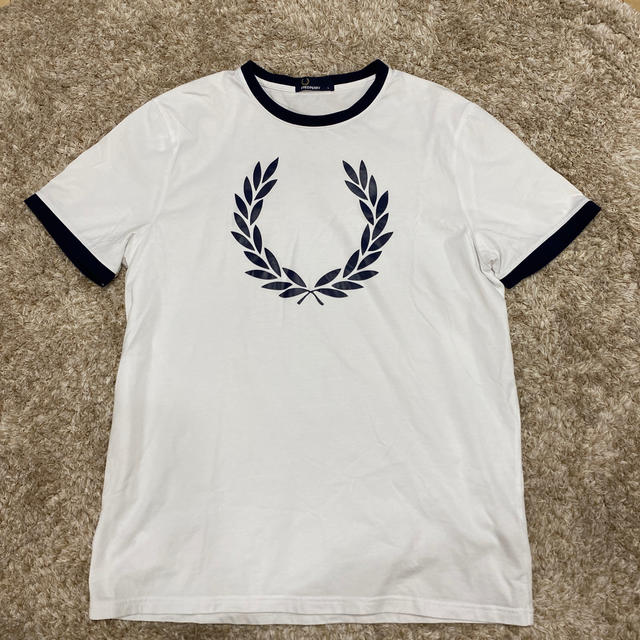 FRED PERRY(フレッドペリー)のFRED PERRY Tシャツ　L メンズのトップス(Tシャツ/カットソー(半袖/袖なし))の商品写真