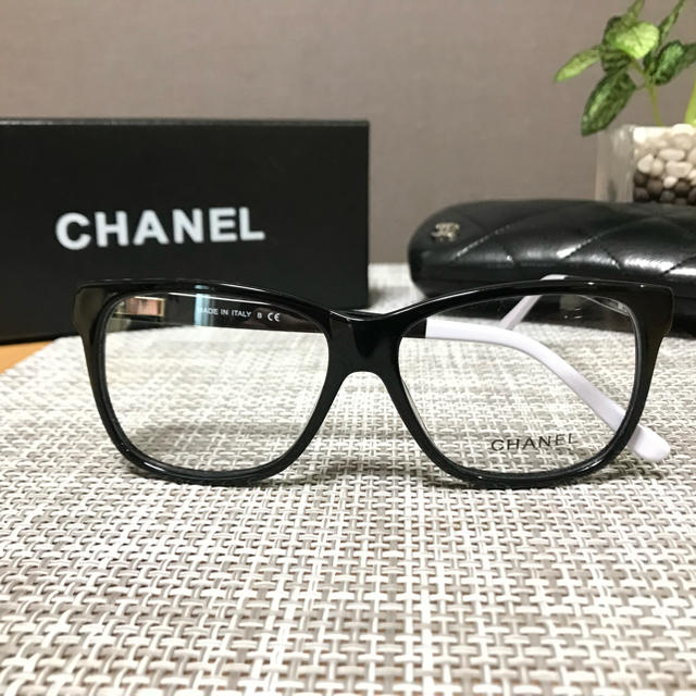 CHANEL(シャネル)の未使用品‼️CHANEL✨シャネル✰︎メガネ🎀フレーム レディースのファッション小物(サングラス/メガネ)の商品写真