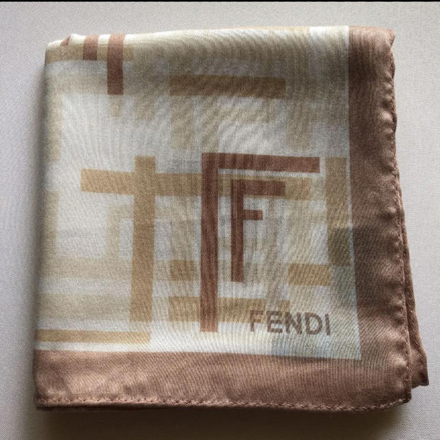 FENDI(フェンディ)の新品⭐️FENDI  ハンカチ レディースのファッション小物(ハンカチ)の商品写真