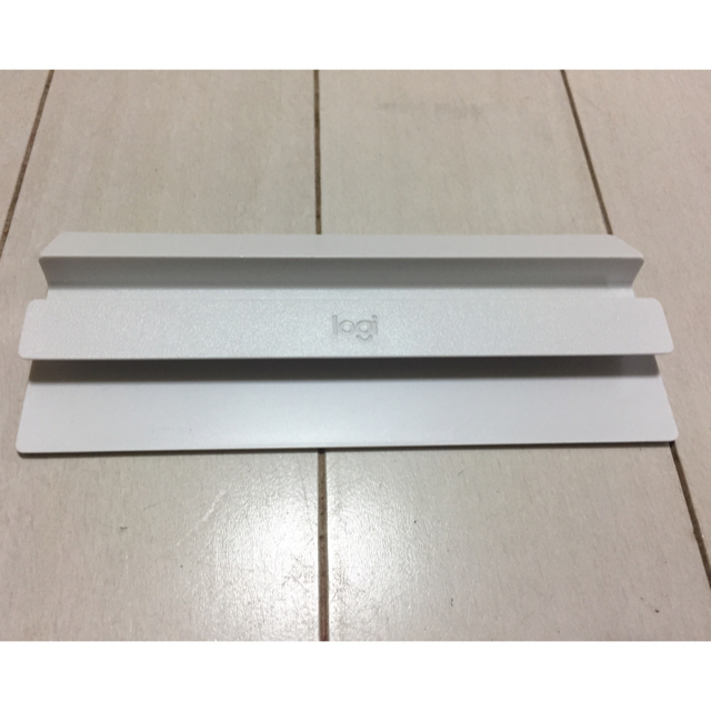 iPad(アイパッド)のlogicool 1041bk ウルトラポータブルキーボード スマホ/家電/カメラのPC/タブレット(PC周辺機器)の商品写真