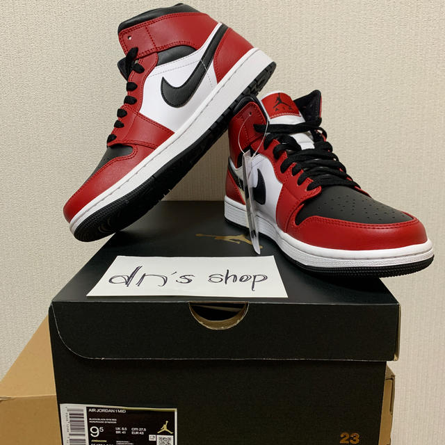 早い者勝ち　NIKE AIR JORDAN1 MID