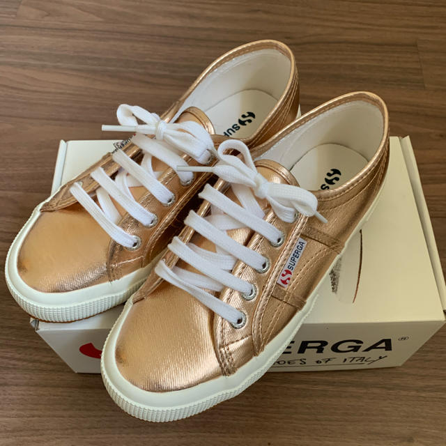 SUPERGA(スペルガ)のスペルガ　スニーカー　ピンクゴールド レディースの靴/シューズ(スニーカー)の商品写真