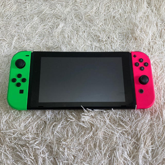 Nintendo Switch(ニンテンドースイッチ)の【中古】Nintendo Switch スプラトゥーン2 セット　送料込み エンタメ/ホビーのゲームソフト/ゲーム機本体(家庭用ゲーム機本体)の商品写真