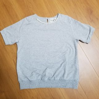 フェリシモ(FELISSIMO)のFELISSIMO パール付トップス(Tシャツ(半袖/袖なし))