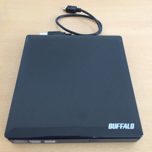 Buffalo(バッファロー)のBUFFALO  外付けポータブルDVDドライブ スマホ/家電/カメラのPC/タブレット(PC周辺機器)の商品写真