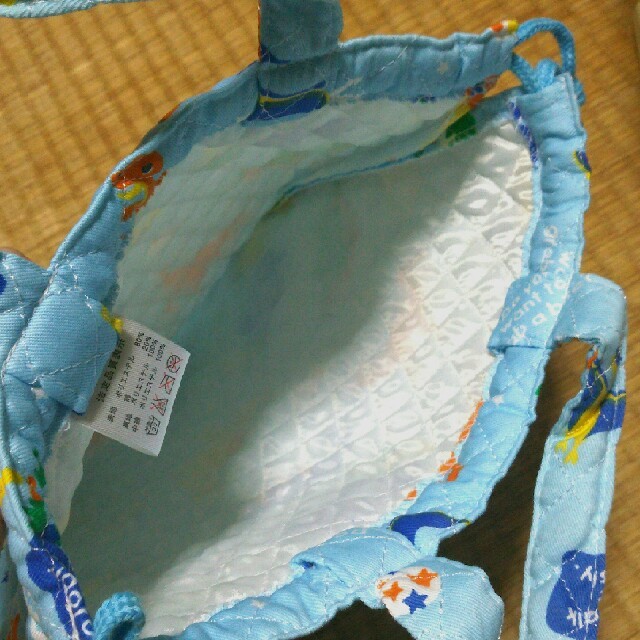 未使用品  子供用 上靴入れ 恐竜 キッズ/ベビー/マタニティのこども用バッグ(シューズバッグ)の商品写真