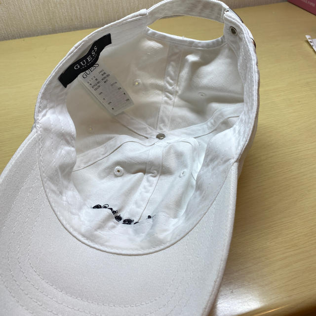 GUESS(ゲス)のGUESS キャップ レディースの帽子(キャップ)の商品写真