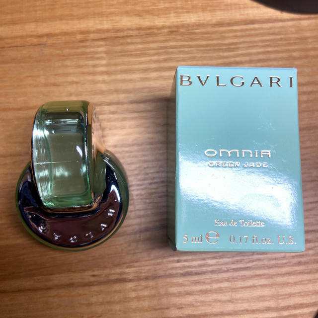 BVLGARI(ブルガリ)のお値下げ　希少！ブルガリ オムニア　グリーンジェイド 5ml コスメ/美容の香水(ユニセックス)の商品写真