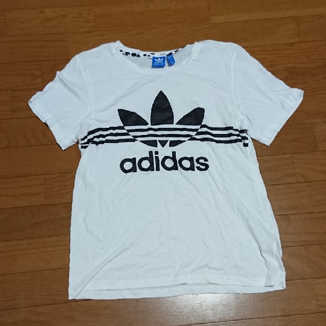 adidas(アディダス)のアディダスオリジナルス 半袖Tシャツ レディースのトップス(Tシャツ(半袖/袖なし))の商品写真