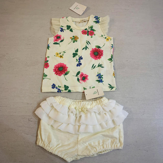 Branshes(ブランシェス)のbranshes 花柄　セットアップ　90cm キッズ/ベビー/マタニティのキッズ服女の子用(90cm~)(Tシャツ/カットソー)の商品写真