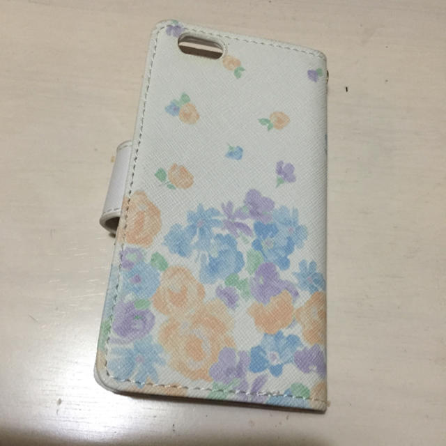 LODISPOTTO(ロディスポット)のiPhone6花柄手帳型ケース スマホ/家電/カメラのスマホアクセサリー(モバイルケース/カバー)の商品写真