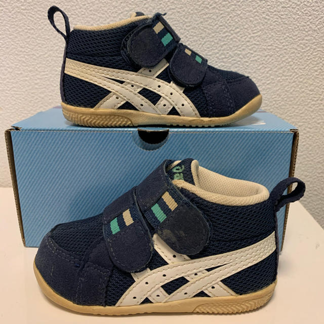 asics(アシックス)のアシックス ファブレ 12.5cm ネイビー ベビーシューズ asics キッズ/ベビー/マタニティのベビー靴/シューズ(~14cm)(スニーカー)の商品写真