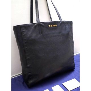 ミュウミュウ(MIU MIU)の美品★miumiuミュウミュウ A4対応 ナッパレザー ショッパートート バッグ(トートバッグ)