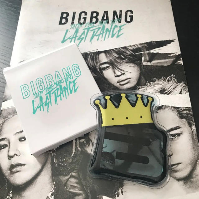 BIGBANG(ビッグバン)の【公式】BIGBANG エコウォーマー エンタメ/ホビーのタレントグッズ(アイドルグッズ)の商品写真