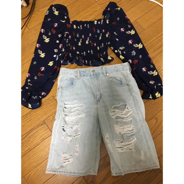 forever21  クラッシュデニム　 レディースのパンツ(ショートパンツ)の商品写真