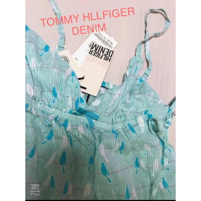 TOMMY HILFIGER(トミーヒルフィガー)のTOMMY HLLFIGER DENIM♡水色シャーリングキャミ 新品 レディースのトップス(キャミソール)の商品写真