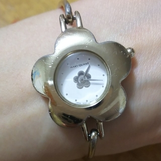 マリークワント(MARY QUANT)のMARY QUANT 時計⌚️電池入り🔋 バングル(腕時計)